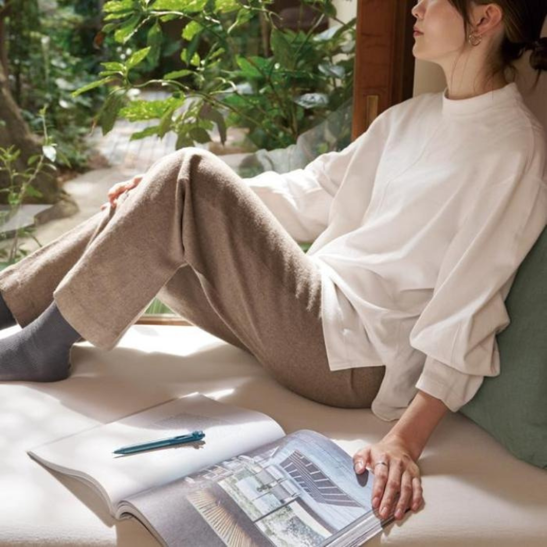 Uniball Zento Gel Pen Flow Model Black Ink 0.5 mm - Anthurium Pink