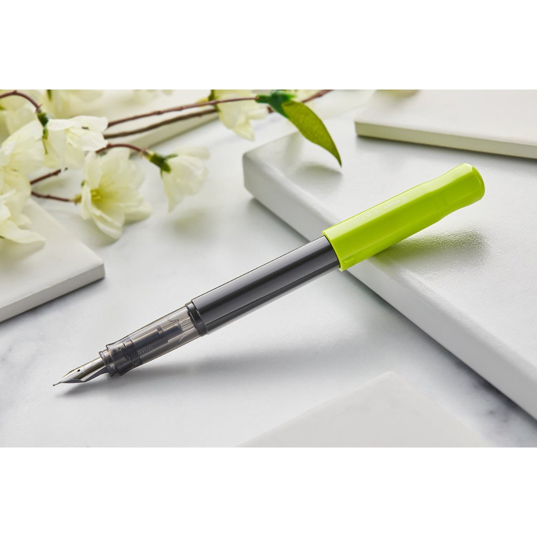 Pilot Kakuno Fountain Pen - Green